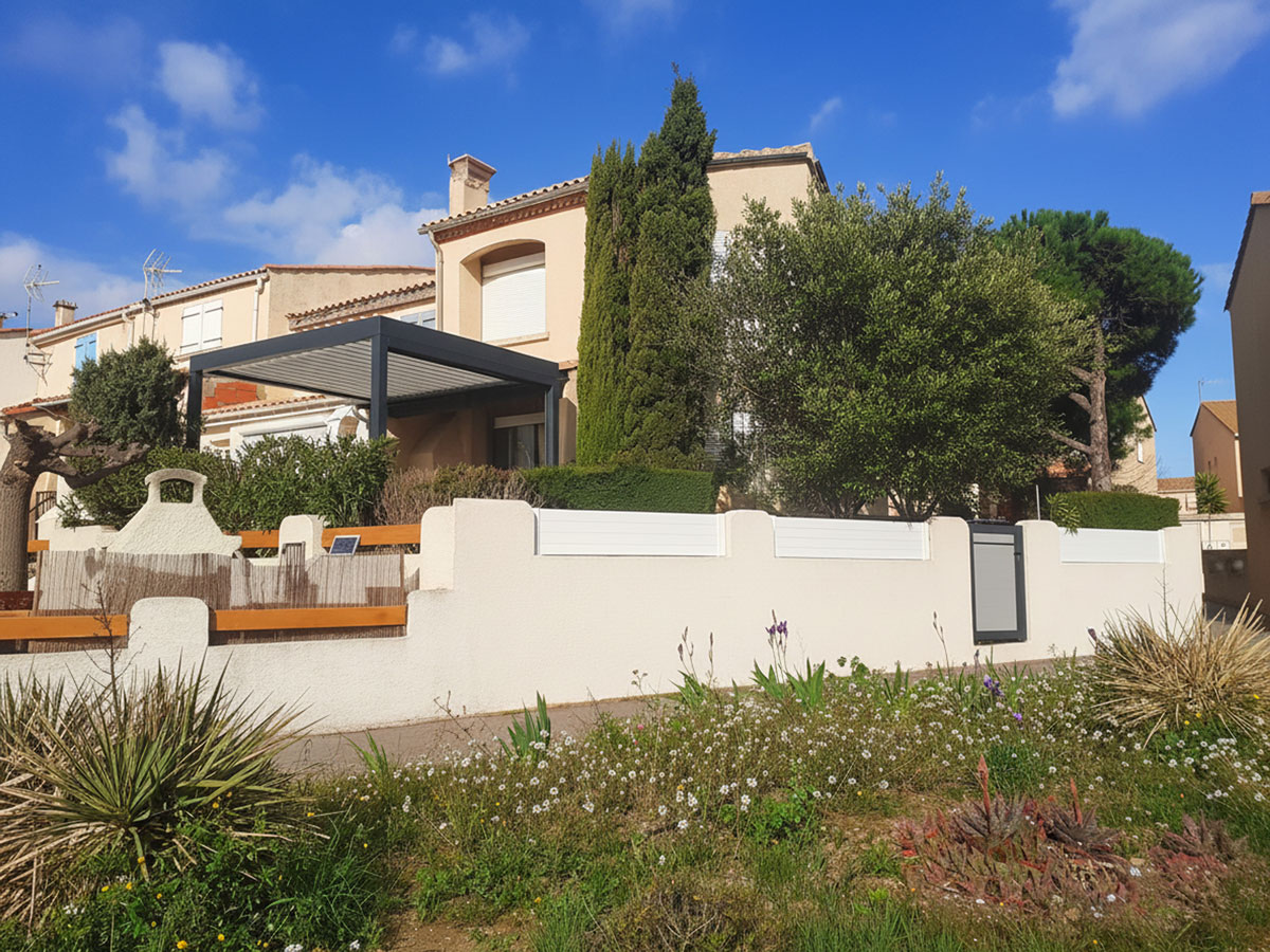 Quelle est la différence entre une pergola bioclimatique et une véranda ?