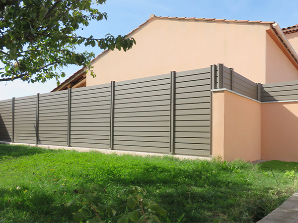 Clôture aluminium persienne RAL 7006
