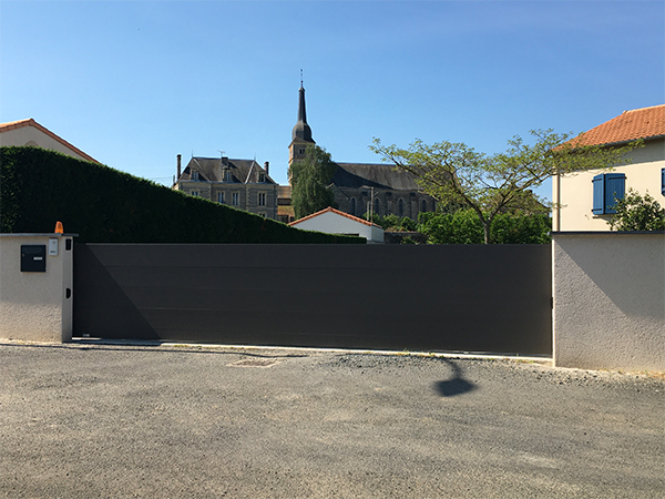 Portail coulissant Flat RAL 2900